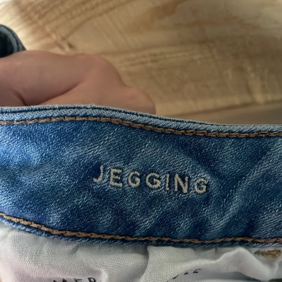 American Eagle Outfitters size 12 Short Medium Wash Next Level Stretch Jeans - Picture 13 of 13